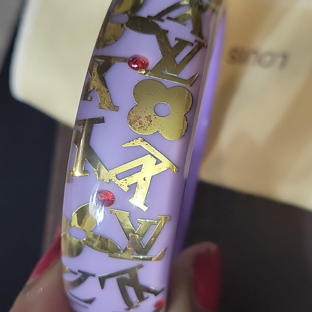 LOUIS VUITTON RESIN  BANGLE - Picture 7 of 8